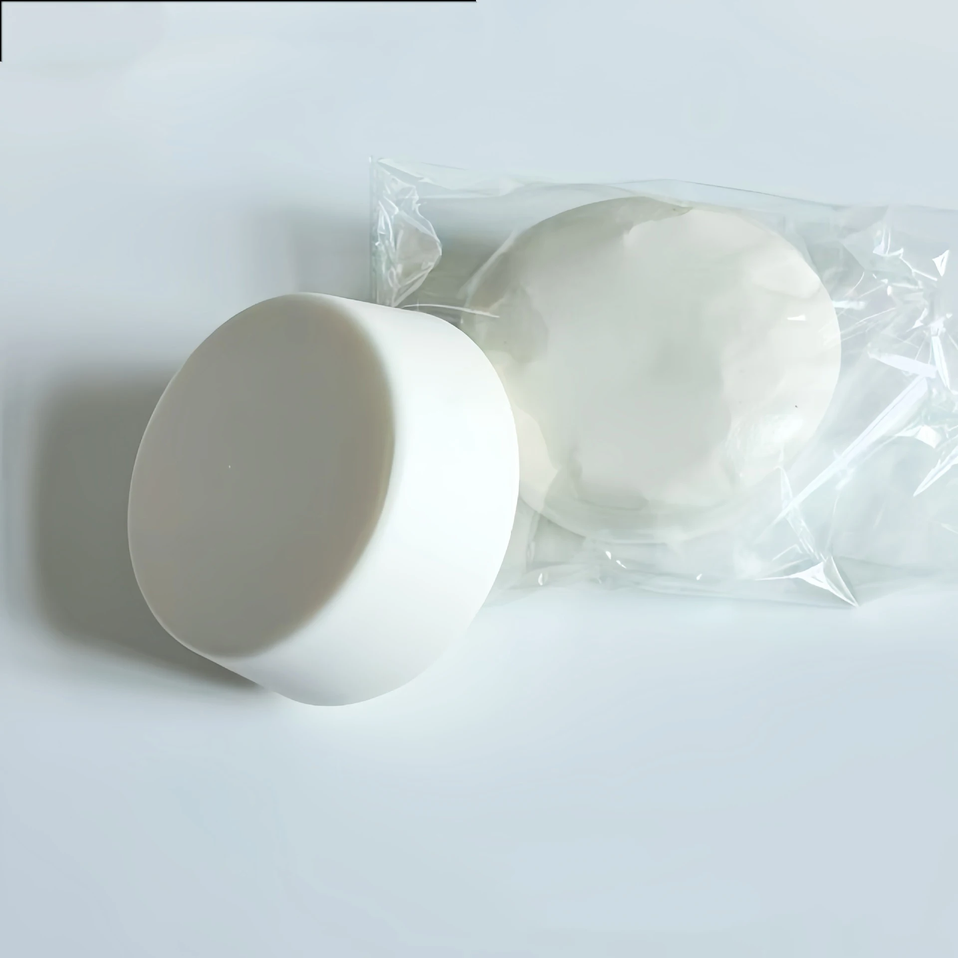 Biały, miękki, gniotek w kszta – Baby Food Yogurt recenzja i cena